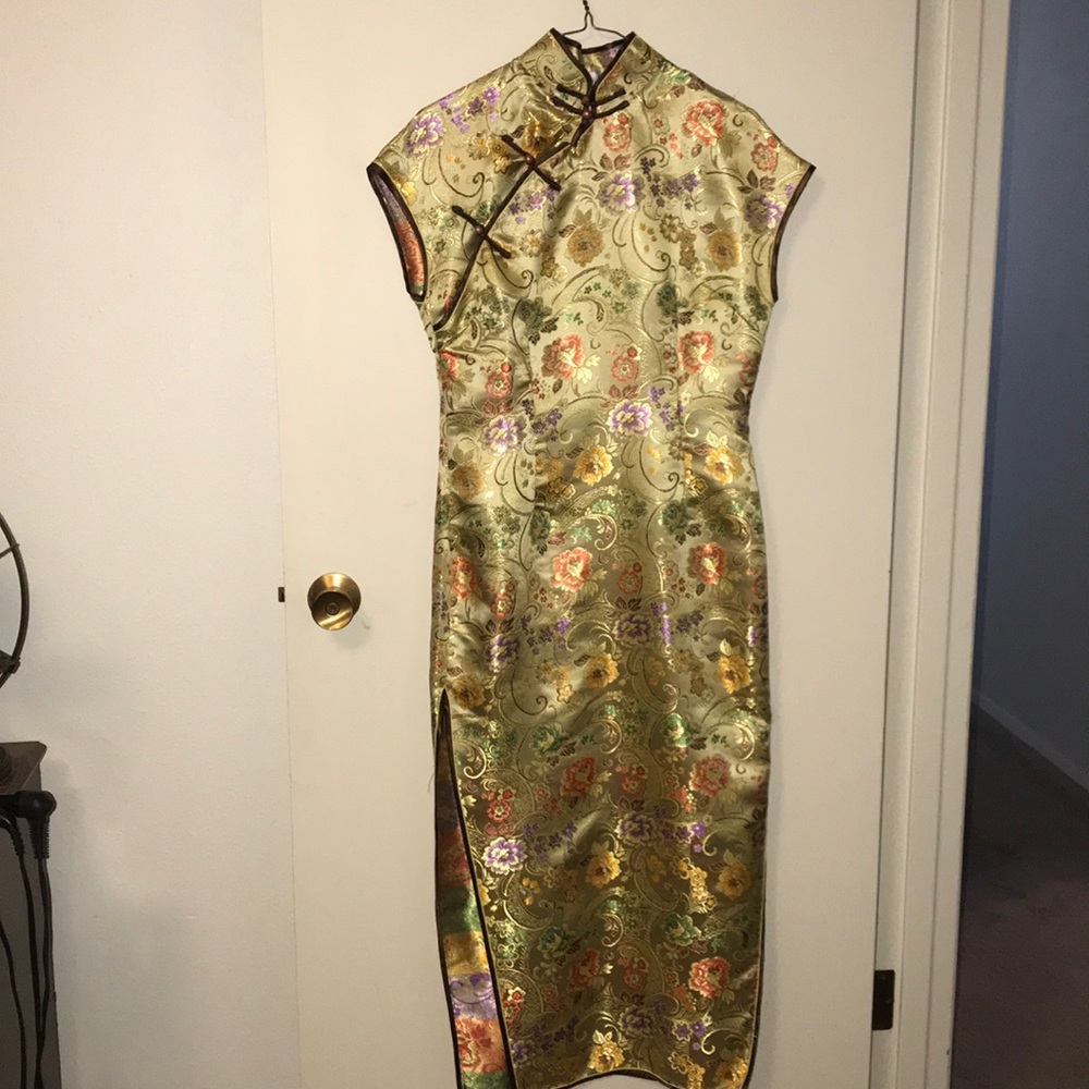 Dress - Picture 3 of 3